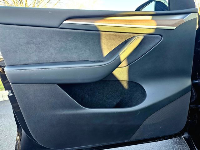 Used 2023 Tesla Model Y Performance image 20