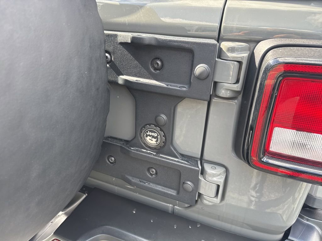 Certified 2021 Jeep Wrangler Unlimited Rubicon w/ Xtreme Recon 35" Tire Package image 9