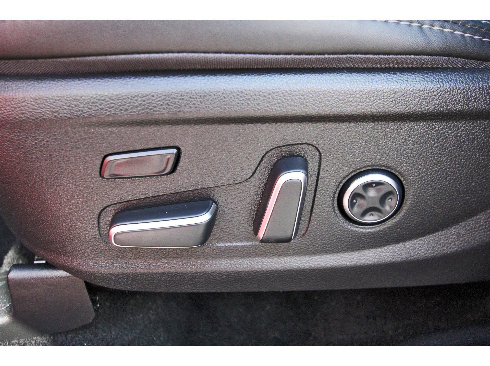 Used 2023 Hyundai Santa Fe Calligraphy image 33