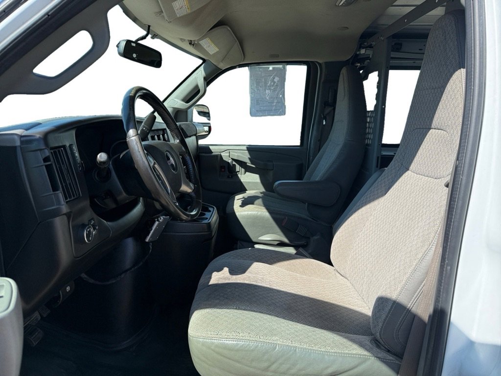 Used 2018 GMC Savana 2500 w/ Driver Convenience Package image 9