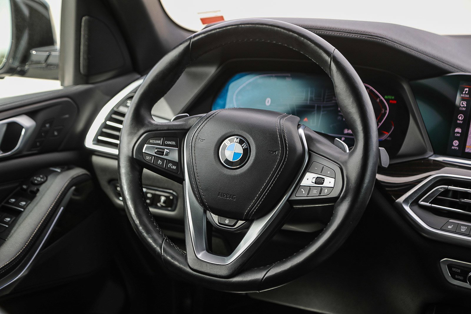 Used 2019 BMW X5 xDrive40i w/ Convenience Package AWD/4WD image 15