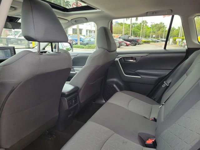 Used 2022 Toyota RAV4 XLE w/ Convenience Package image 5