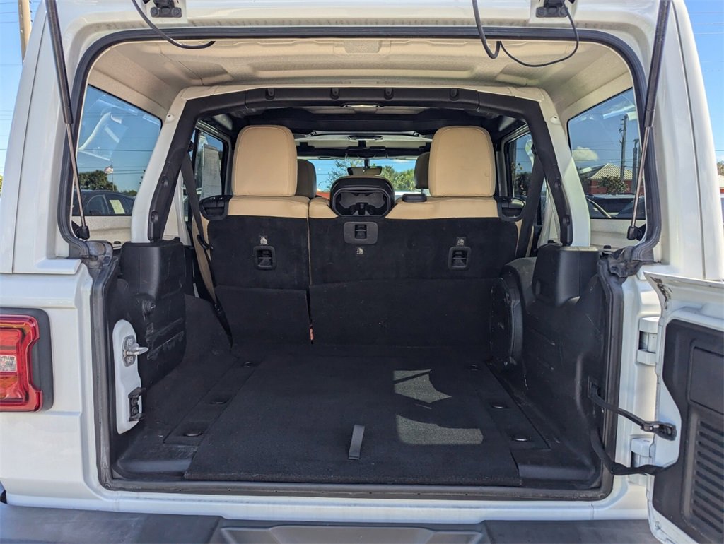 Certified 2018 Jeep Wrangler Unlimited Sahara image 15