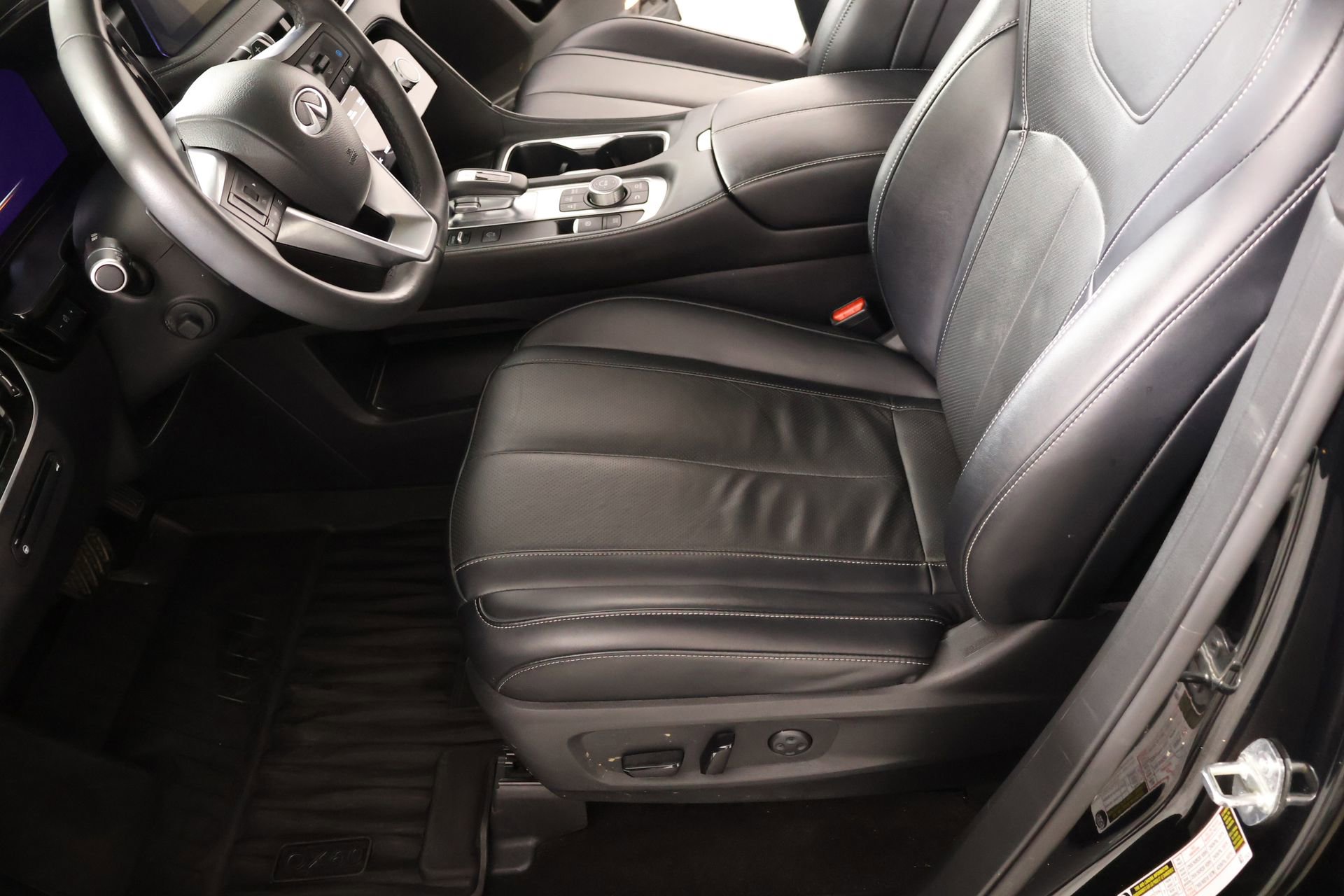 Used 2023 INFINITI QX60 Luxe AWD/4WD image 11