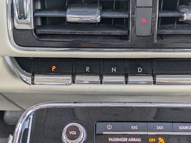 Used 2018 Lincoln Navigator Select image 25