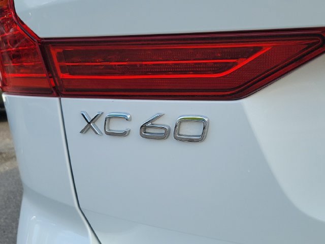 Used 2020 Volvo XC60 T5 Momentum AWD/4WD image 9