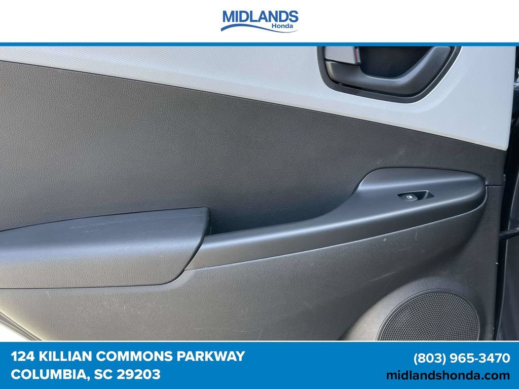 Used 2021 Hyundai Kona SEL Plus w/ Cargo Package FWD image 11