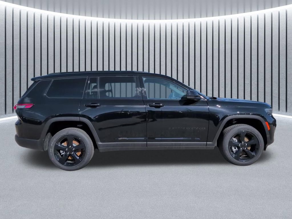 New 2025 Jeep Grand Cherokee L Altitude image 4