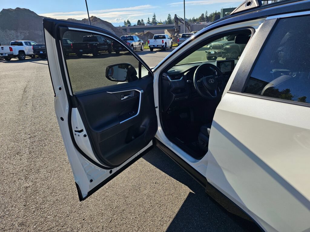 Used 2019 Toyota RAV4 XSE AWD/4WD image 21