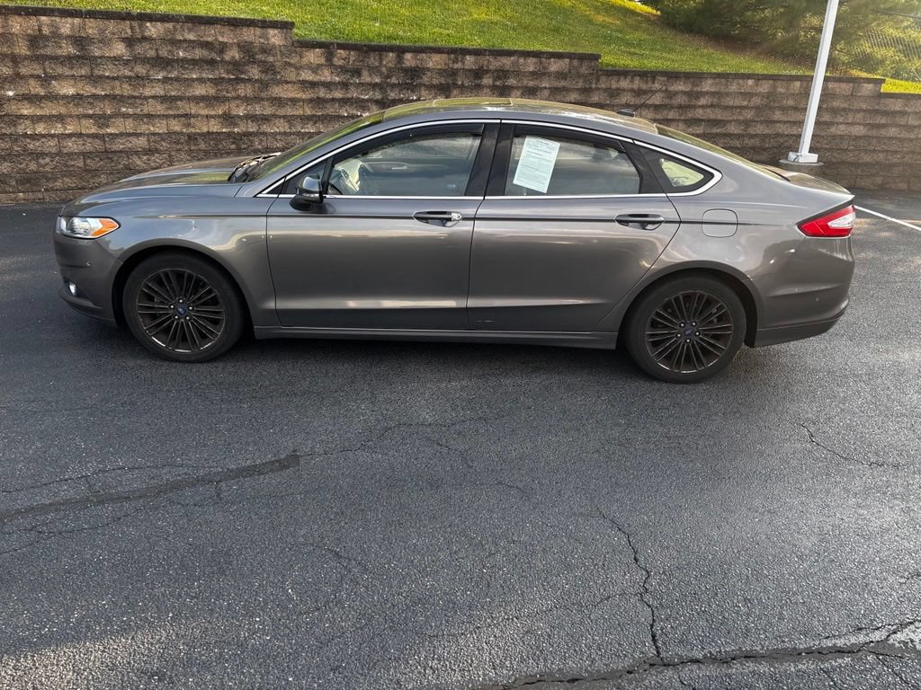 Used 2014 Ford Fusion SE w/ Equipment Group 202A FWD image 4