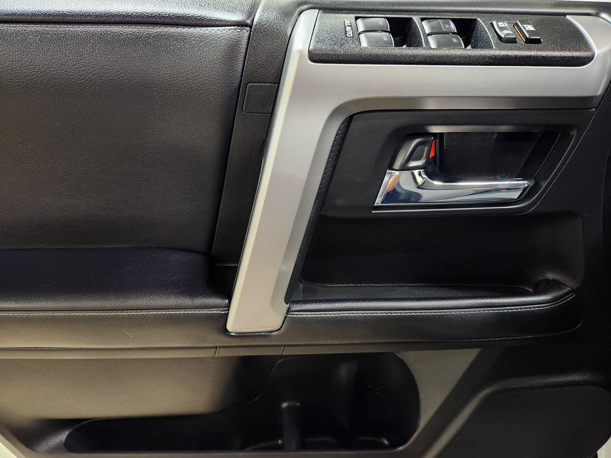 Used 2023 Toyota 4Runner SR5 AWD/4WD image 45