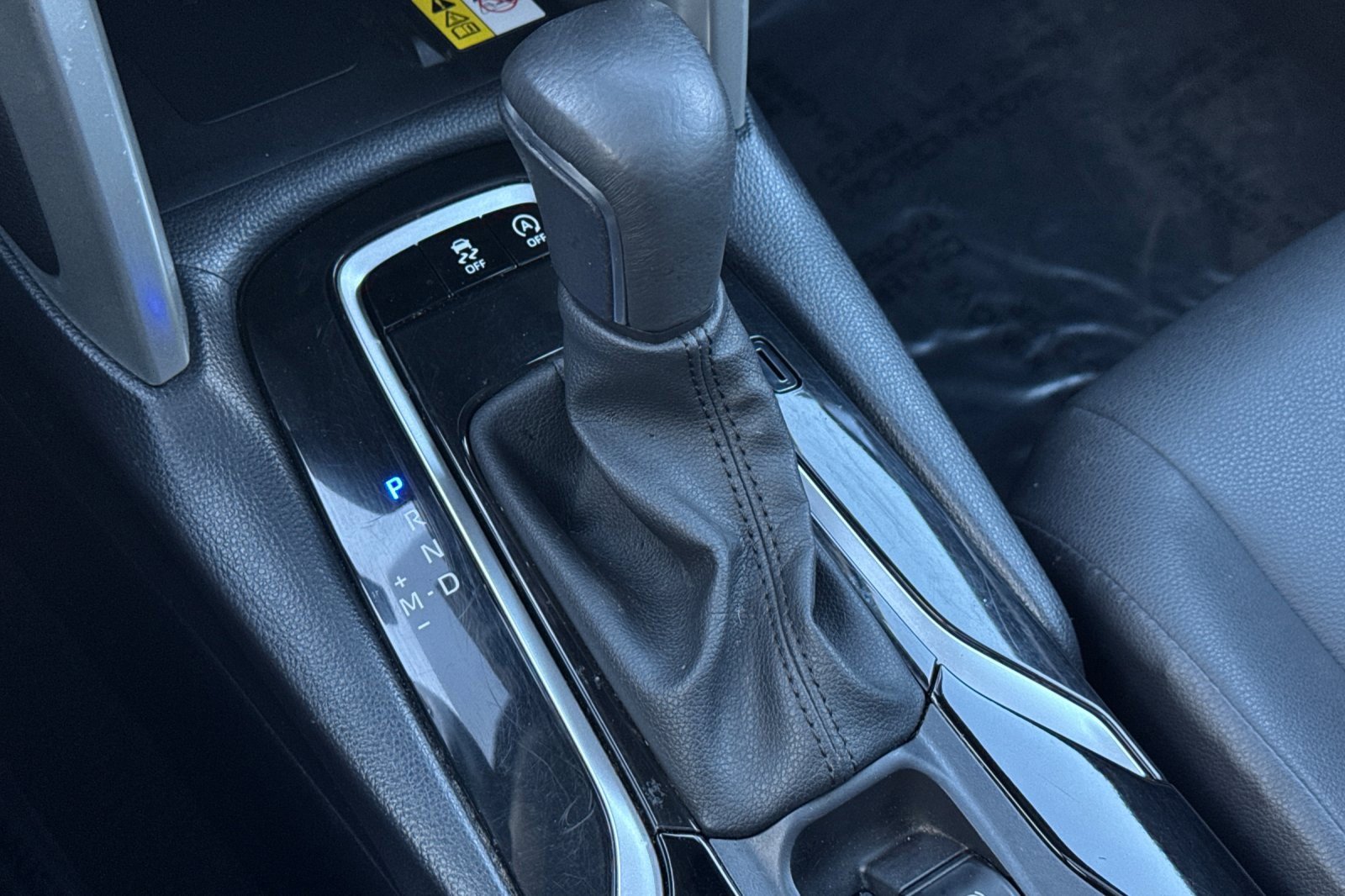 Certified 2023 Toyota Corolla Cross XLE image 28