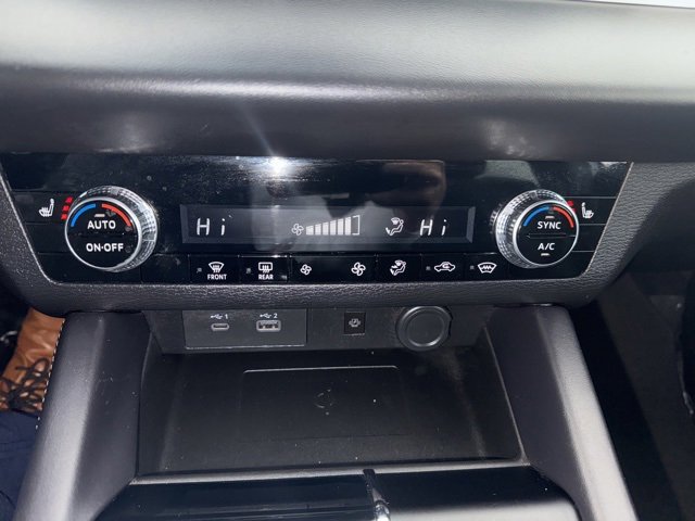 Used 2024 Mitsubishi Outlander SE image 30