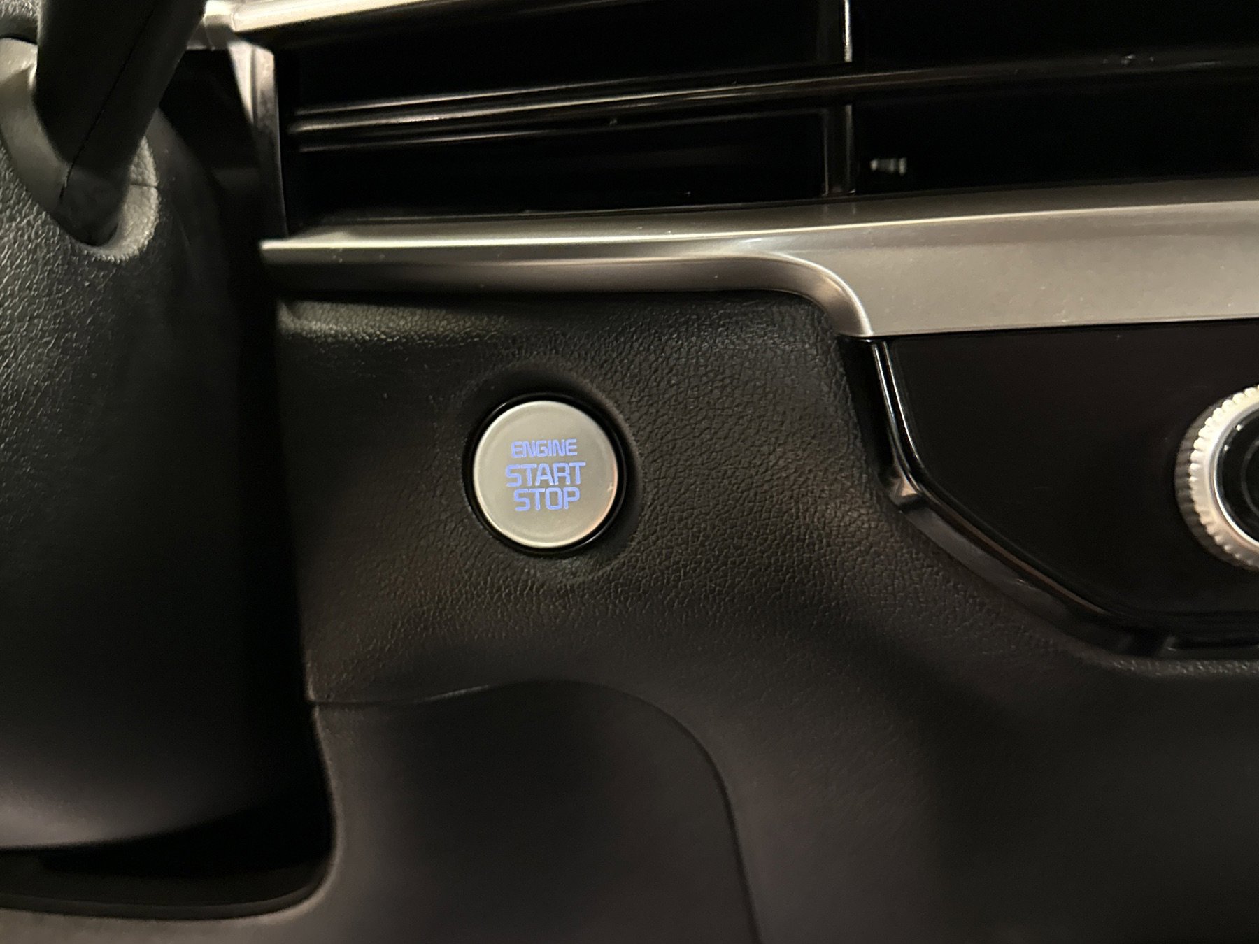 Used 2024 Kia Sorento S w/ Panoramic Sunroof Package image 11