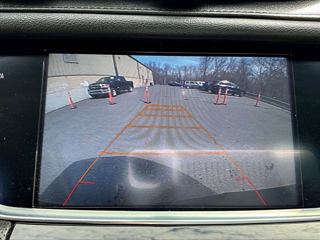 Used 2017 Cadillac XT5 Luxury w/ Driver Awareness Package image 19