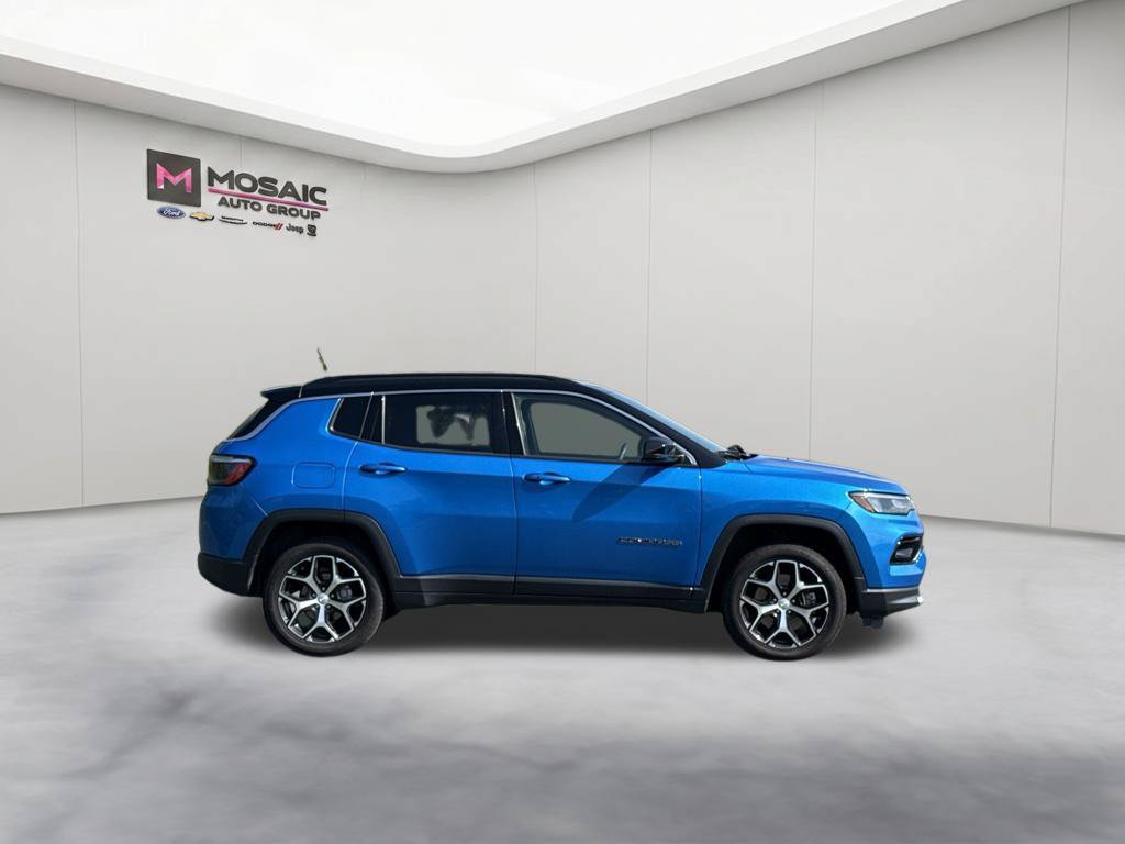 Used 2024 Jeep Compass Limited AWD/4WD image 8