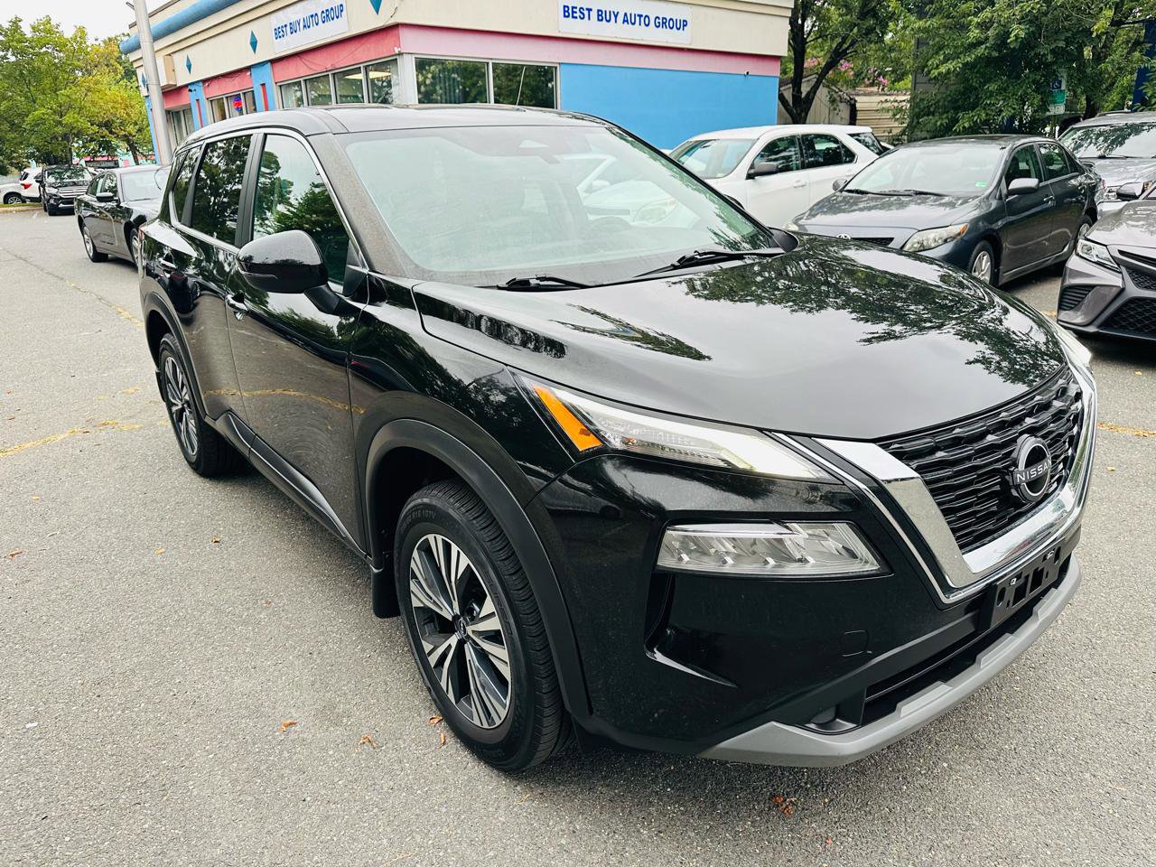 Used 2022 Nissan Rogue SV image 12