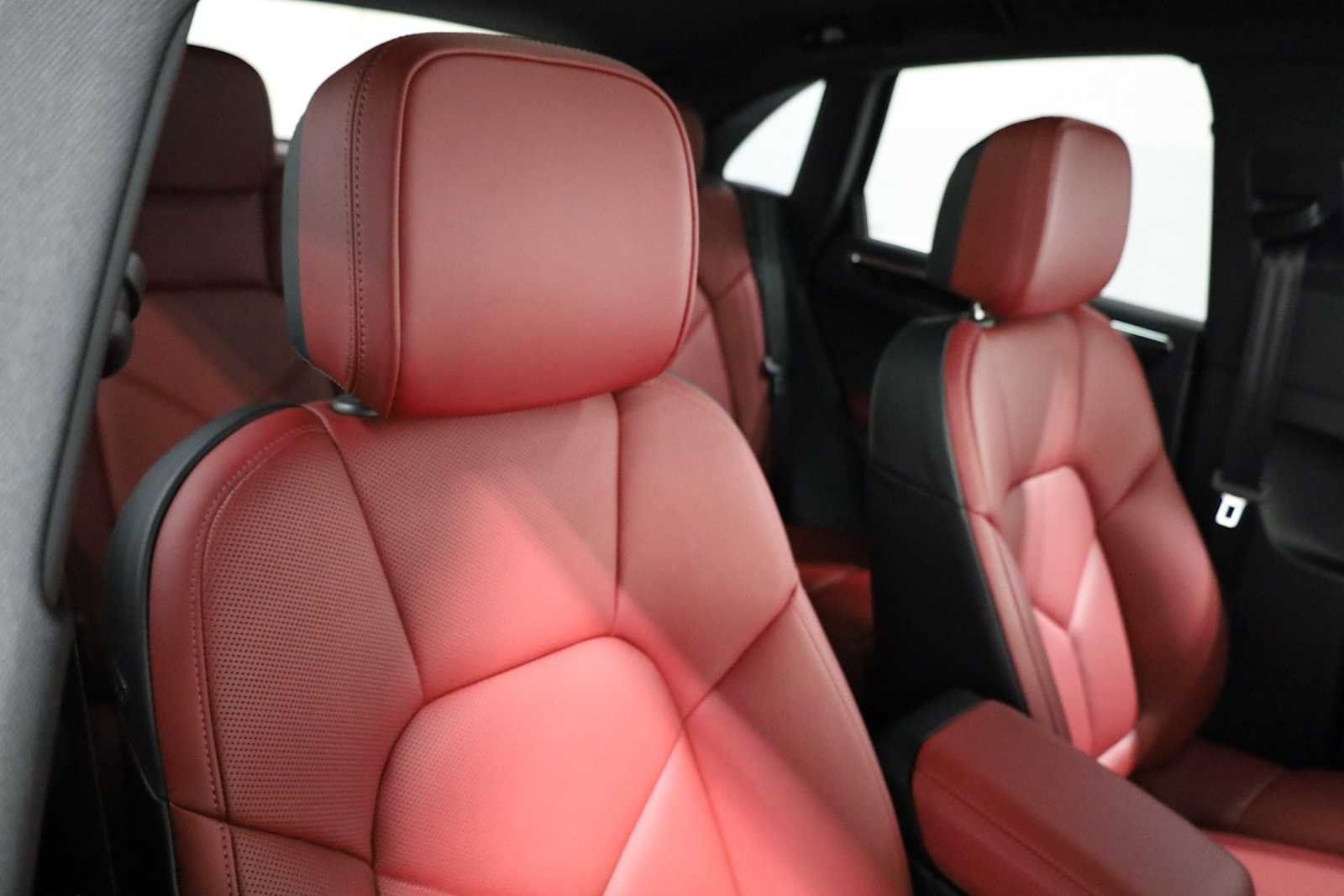 New 2026 Porsche Macan image 22