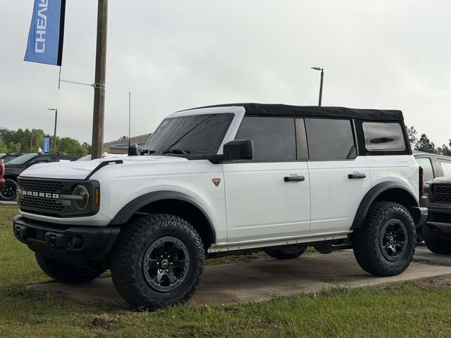 Used 2022 Ford Bronco Badlands image 13
