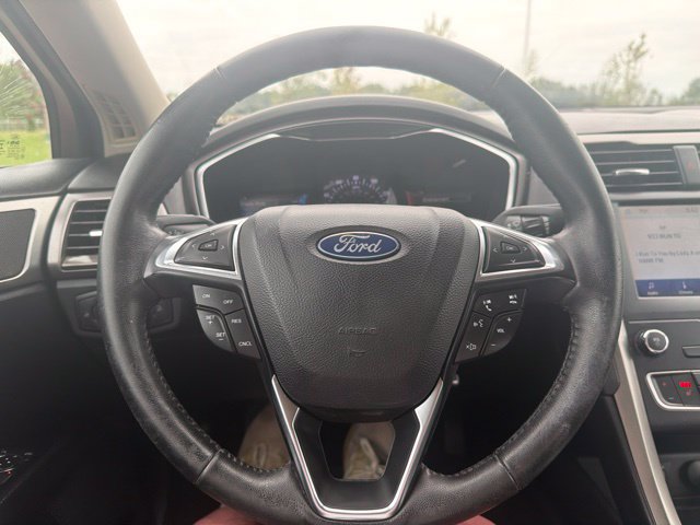 Used 2020 Ford Fusion SEL FWD image 42