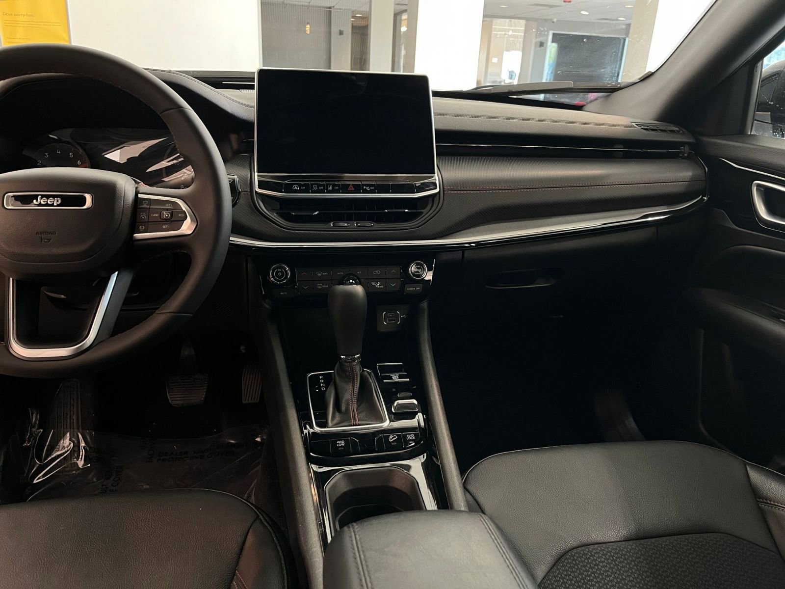 Used 2025 Jeep Compass Trailhawk image 35