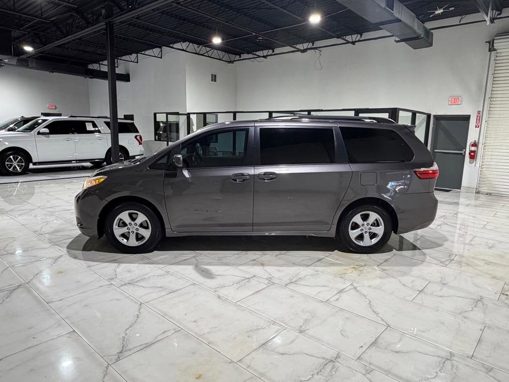 Used 2015 Toyota Sienna LE FWD image 7
