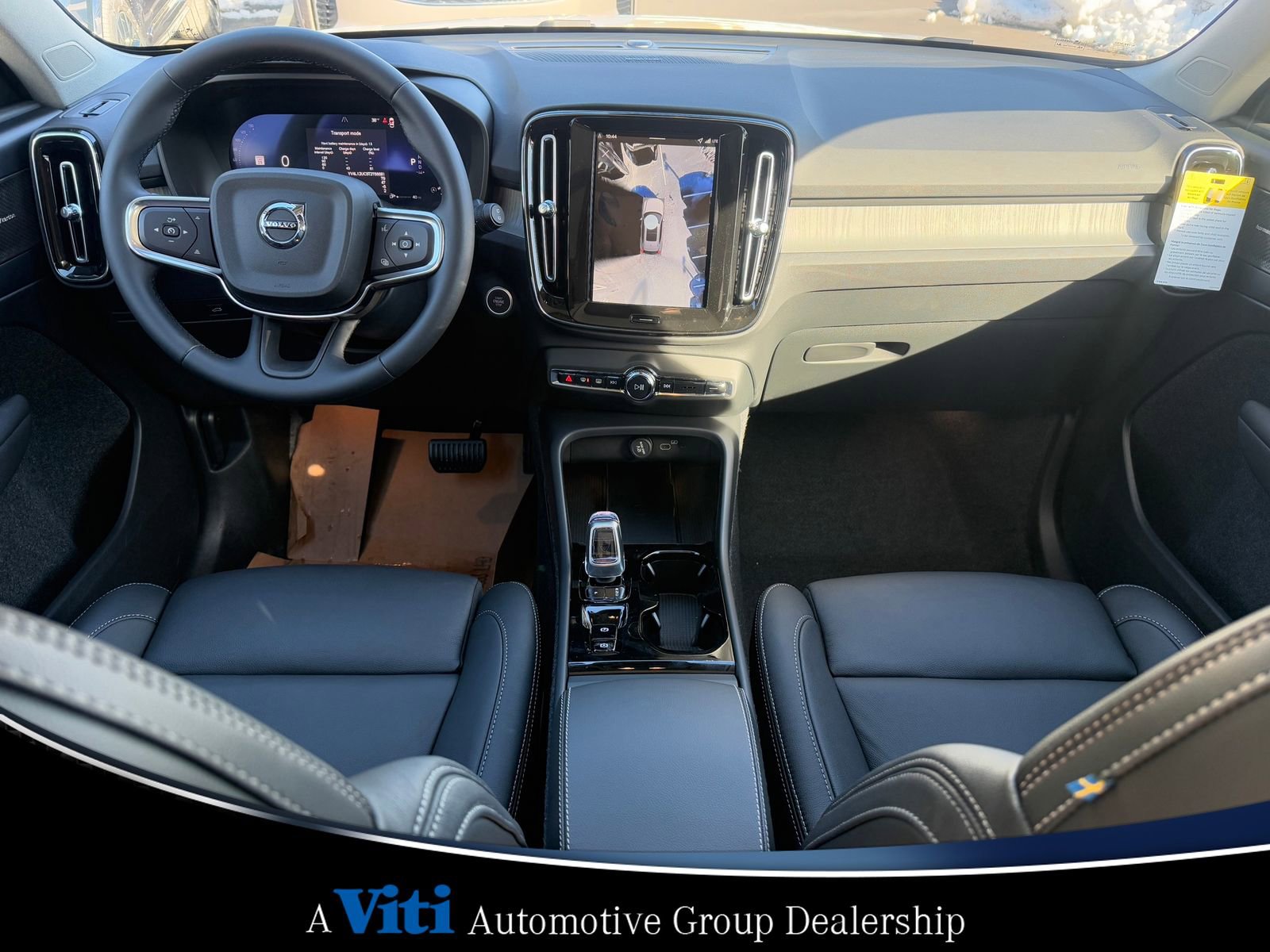 Used 2026 Volvo XC40 B5 Plus w/ Climate Package AWD/4WD image 2