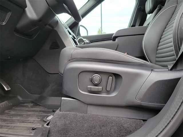 New 2024 Land Rover Discovery Metropolitan Edition AWD/4WD image 11