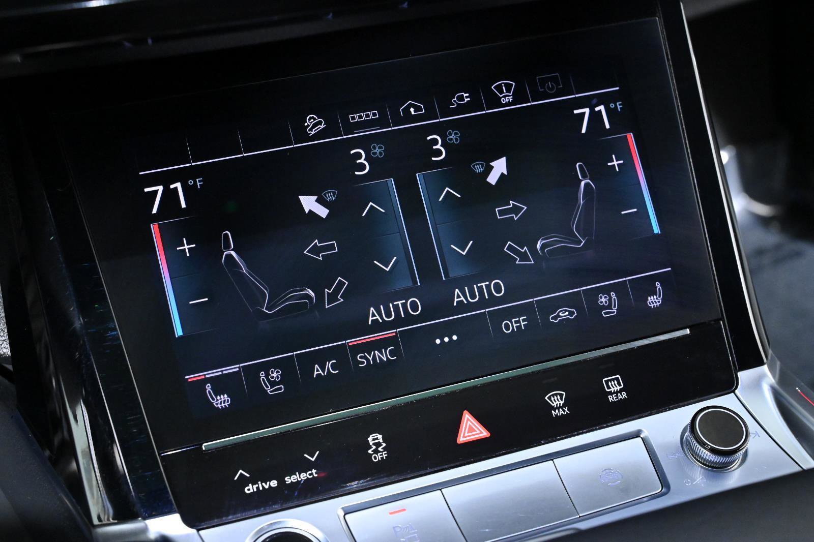 Used 2022 Audi e-tron Chronos image 18