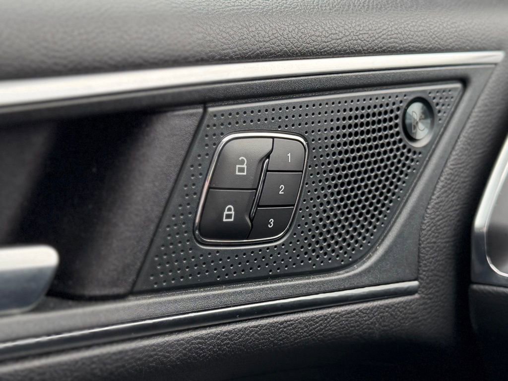 Used 2024 Ford Edge Titanium AWD/4WD image 17