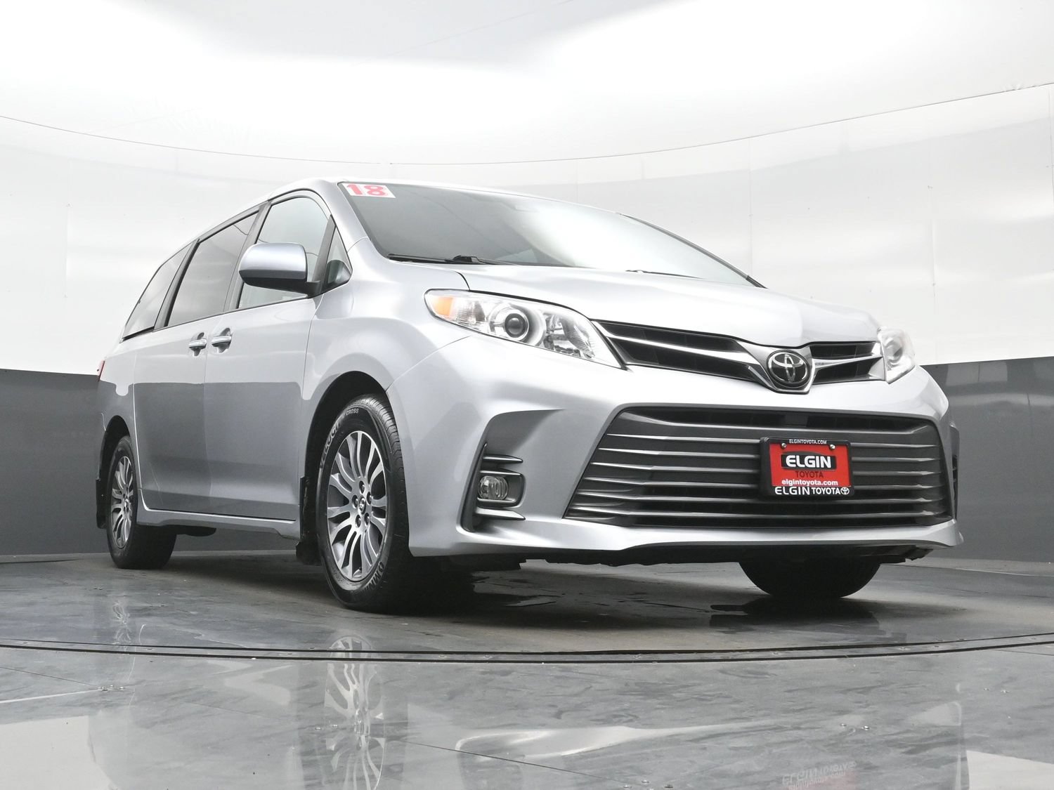 Used 2018 Toyota Sienna XLE FWD image 28