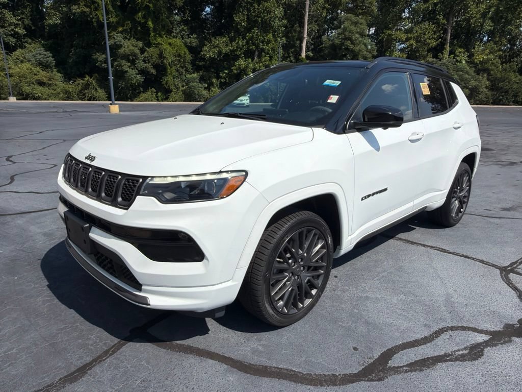 Used 2023 Jeep Compass High Altitude w/ Driver Assist Group I AWD/4WD image 3