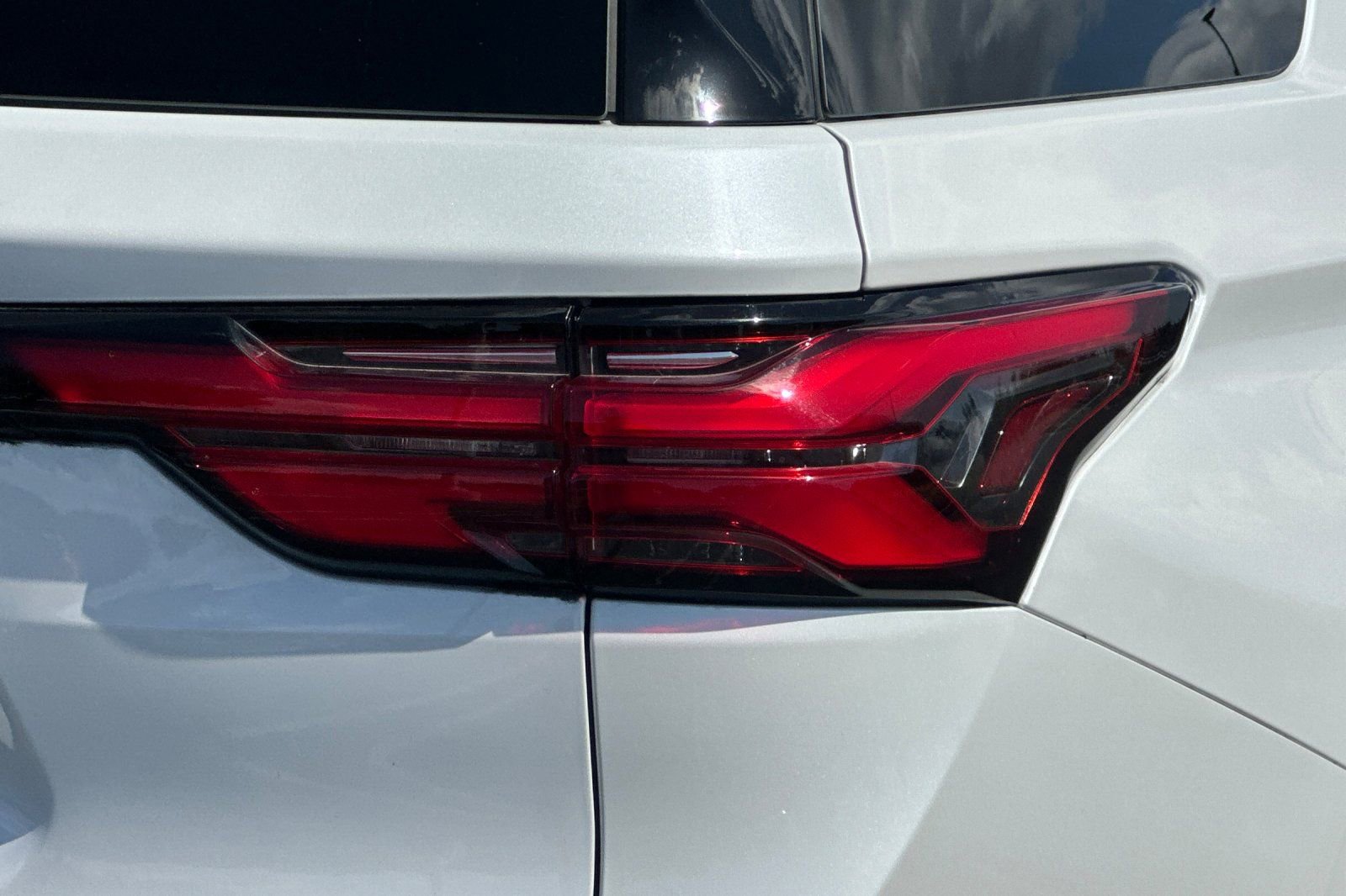 Used 2023 Chevrolet Traverse RS w/ LPO, Floor Liner Package AWD/4WD image 51