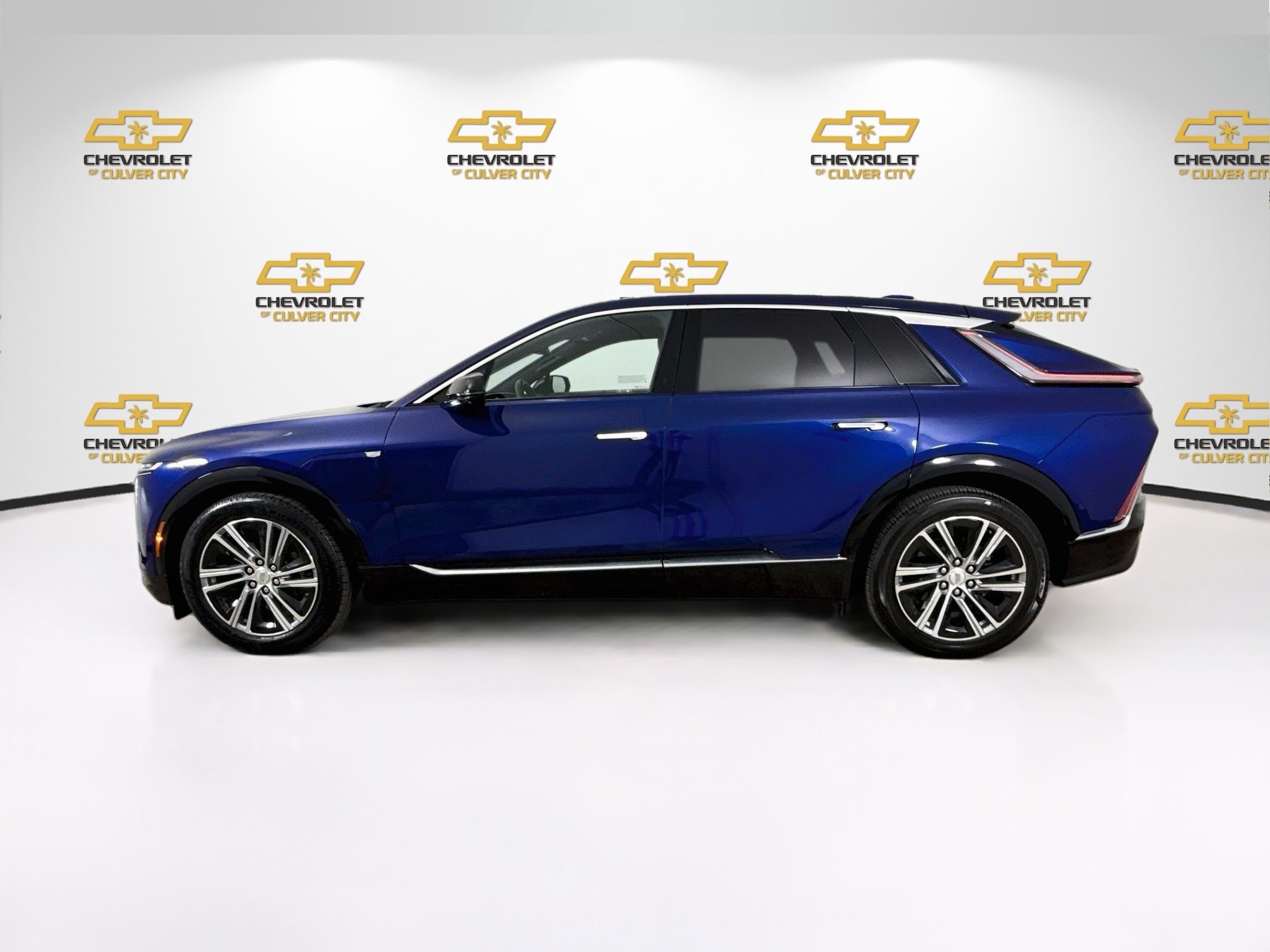 Used 2024 Cadillac Lyriq Luxury RWD image 5