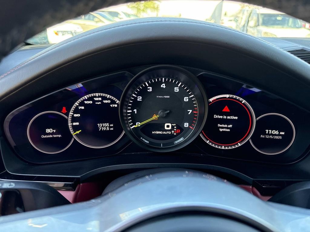 Used 2023 Porsche Cayenne image 39