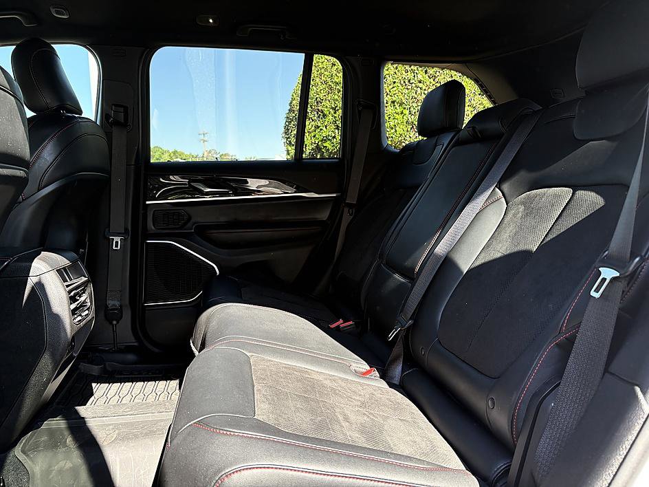 Used 2022 Jeep Grand Cherokee Trailhawk AWD/4WD image 10