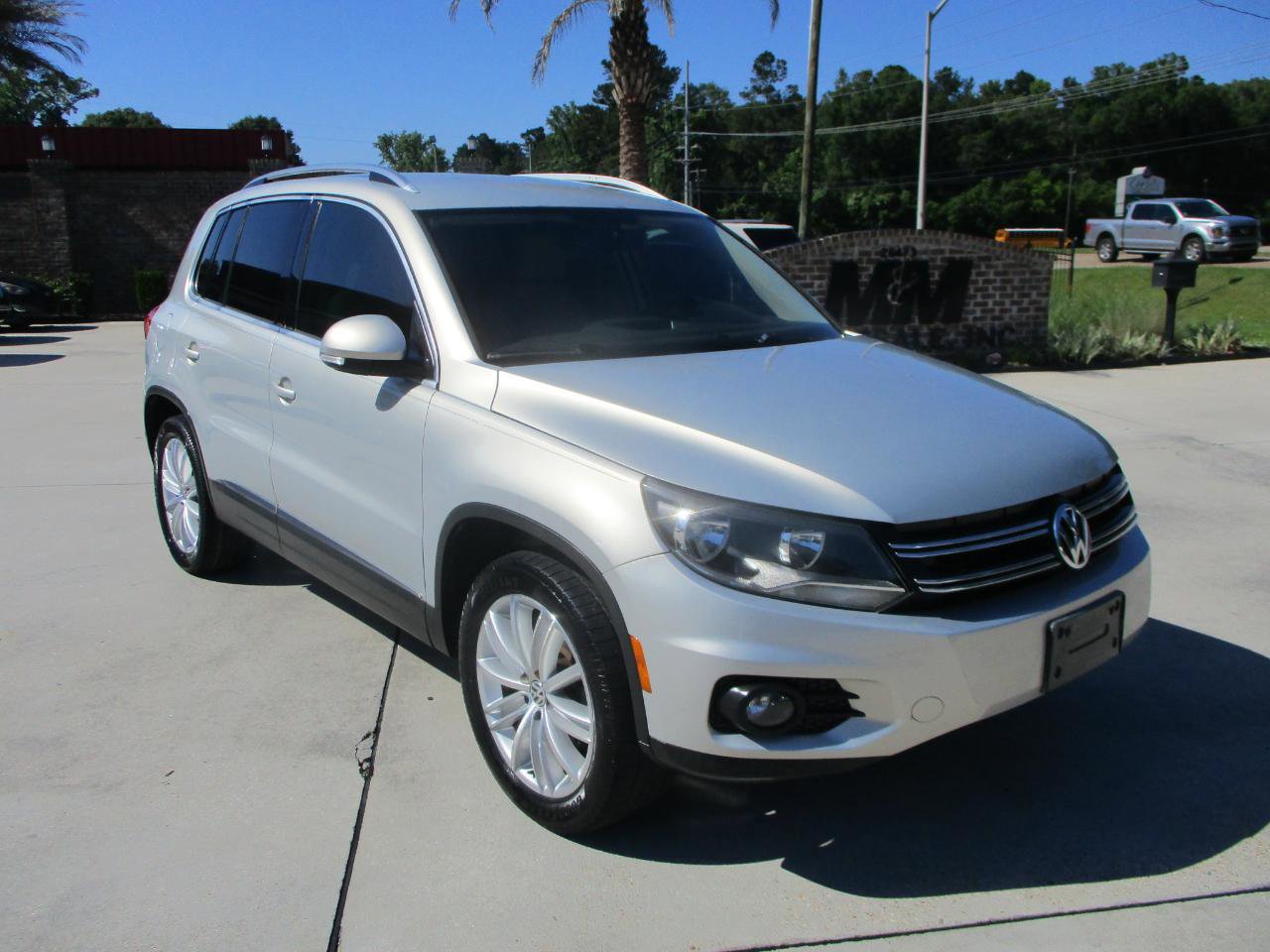 Used 2013 Volkswagen Tiguan SE FWD image 2