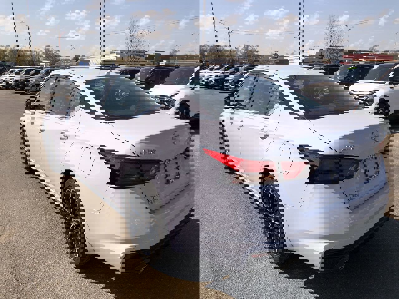 Used 2025 Nissan Altima 2.5 SR w/ SR Premium Package image 12