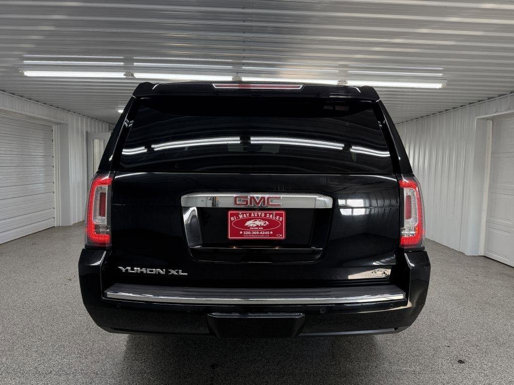 Used 2019 GMC Yukon XL Denali w/ Denali Ultimate Package AWD/4WD image 5