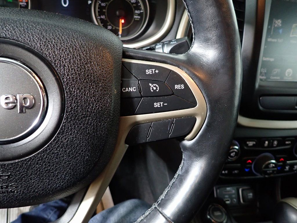 Used 2016 Jeep Cherokee Limited image 26