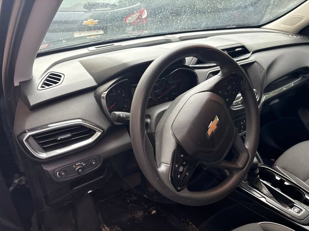 Used 2023 Chevrolet TrailBlazer LT FWD image 9