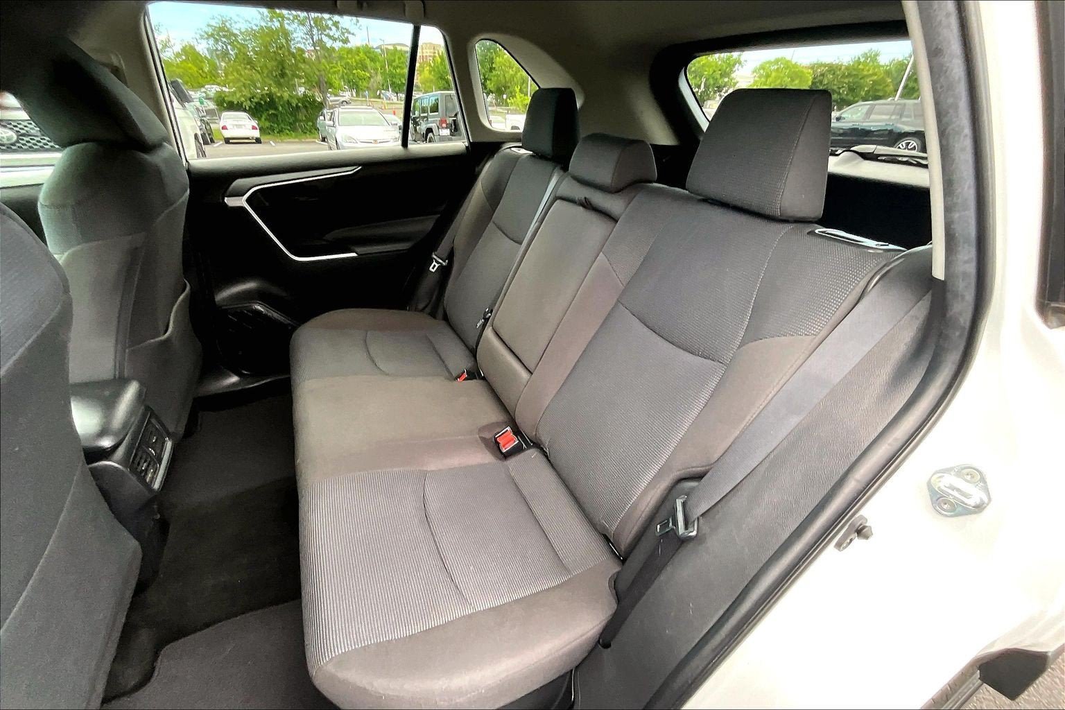 Used 2022 Toyota RAV4 LE AWD/4WD image 24