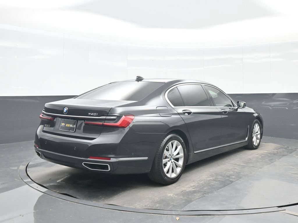 Used 2021 BMW 740i w/ Premium Package RWD image 6