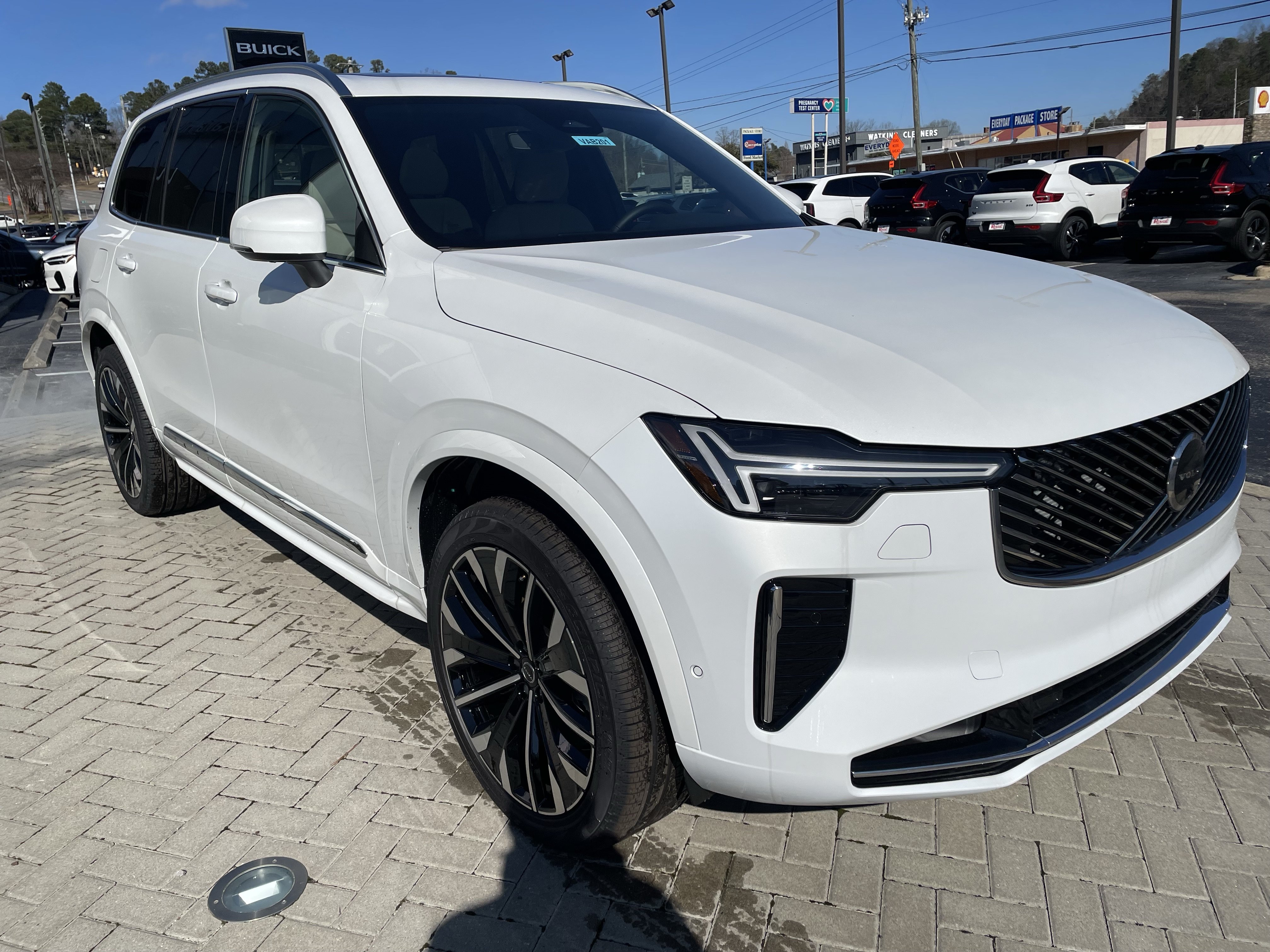 New 2026 Volvo XC90 T8 Plus w/ Protection Package Premier AWD/4WD image 3