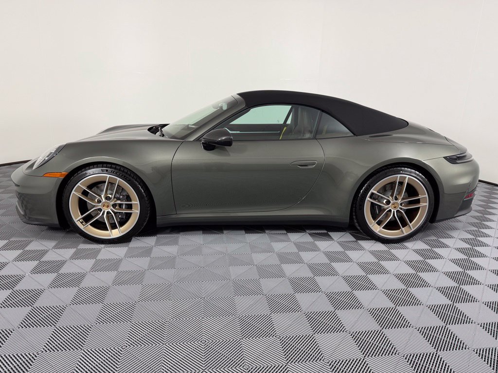 New 2026 Porsche 911 Carrera RWD image 2