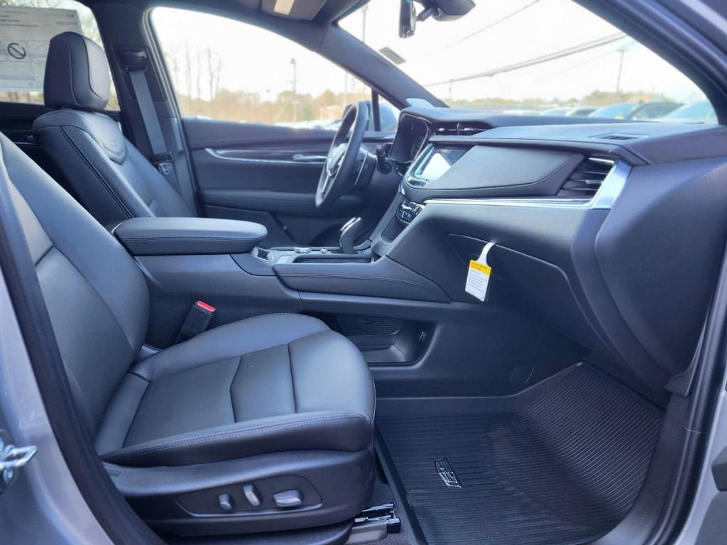 New 2026 Cadillac XT5 Sportv w/ LPO, Onyx Lite Package AWD/4WD image 9