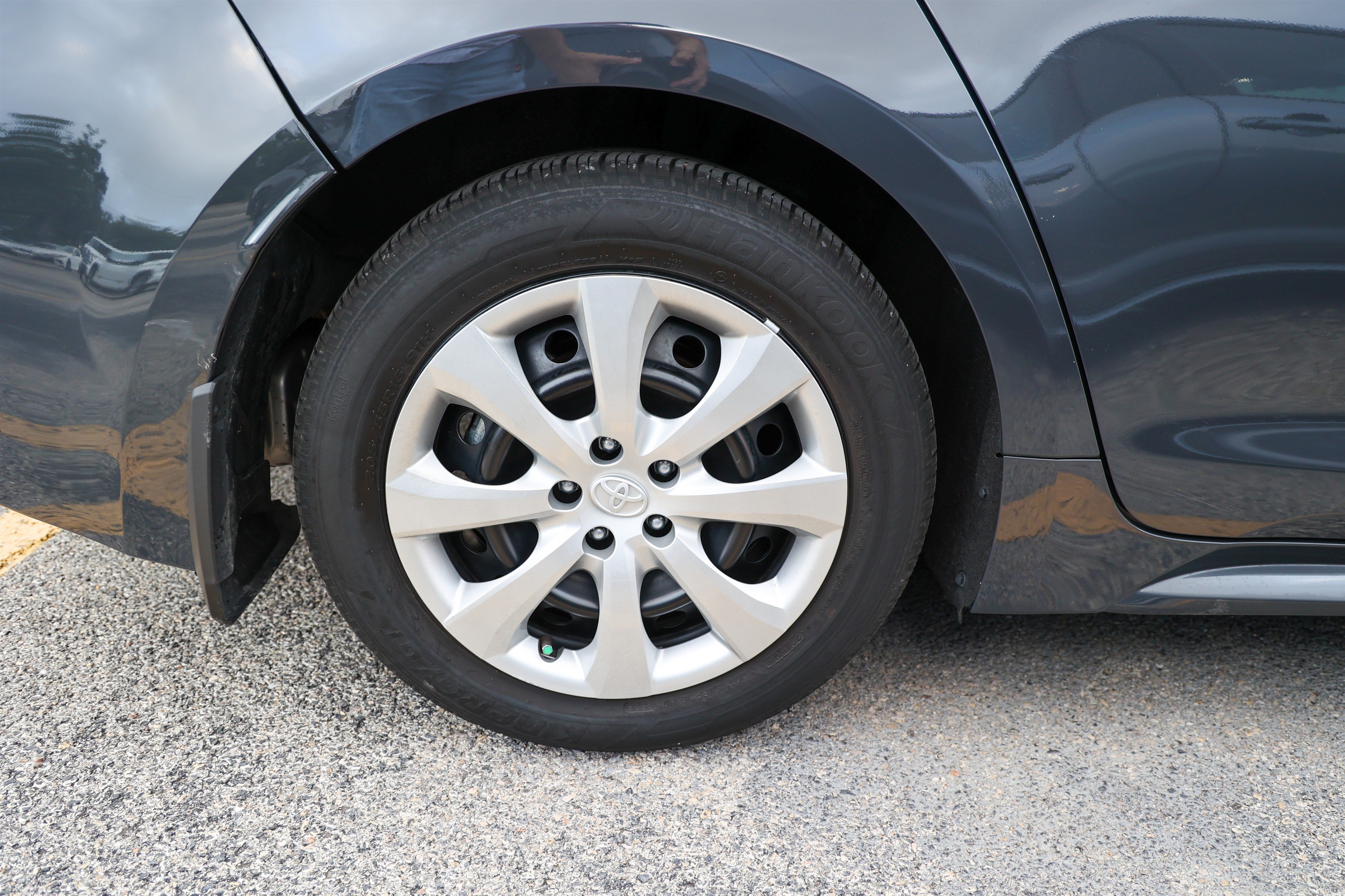 Used 2026 Toyota Corolla LE FWD image 13