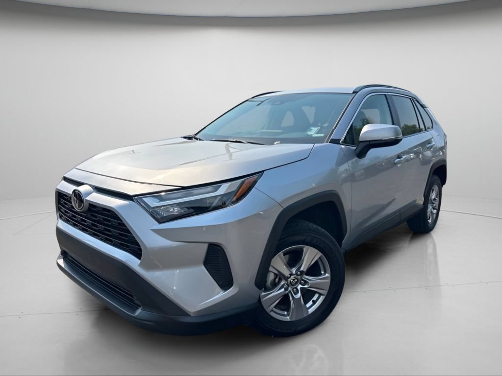 Used 2025 Toyota RAV4 XLE w/ Convenience Package AWD/4WD image 15