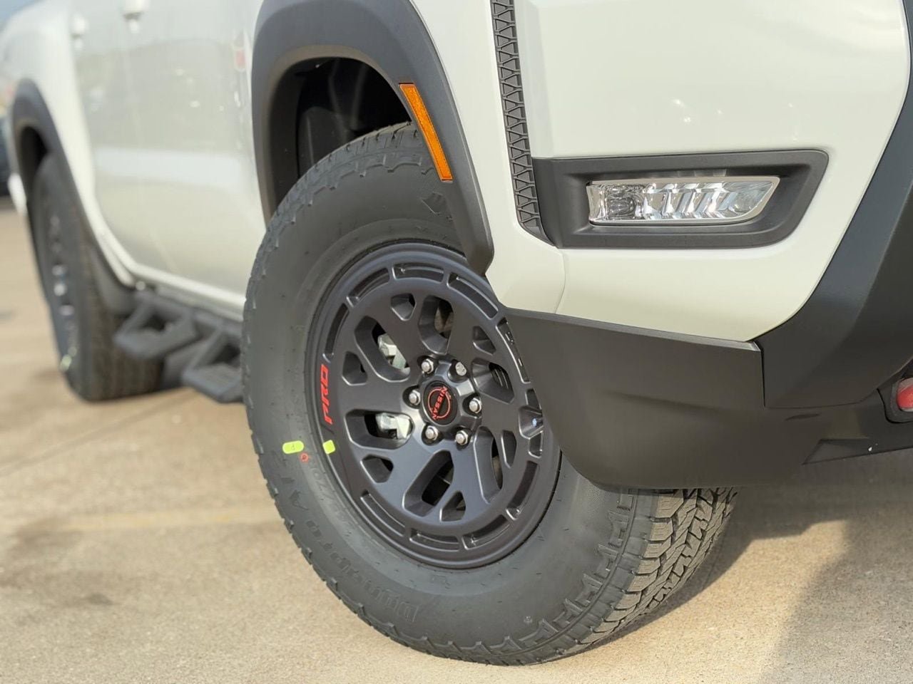 New 2026 Nissan Frontier PRO-4X w/ Pro-4x Convenience Package image 9