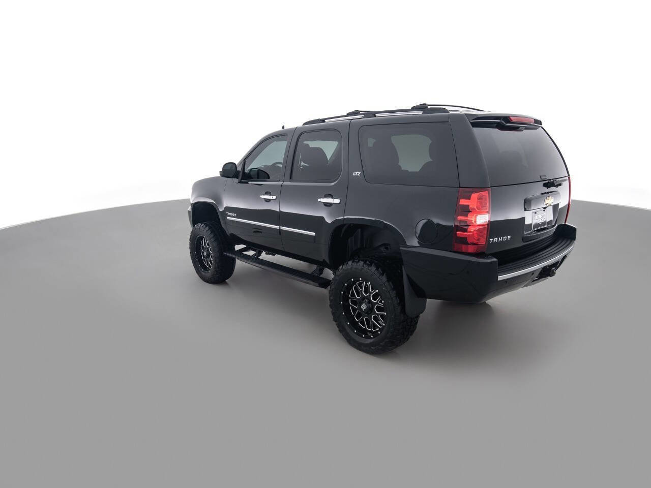Used 2011 Chevrolet Tahoe LTZ AWD/4WD image 7